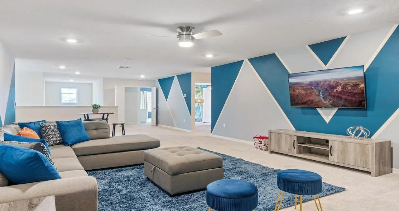 Opulent Retreat With Private Pool Near Disney Davenport